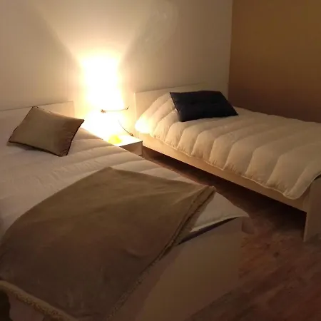 L'oree Des Bois Chene Bed & Breakfast Negrepelisse